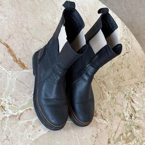 Bueno Black Leather Women's Boots